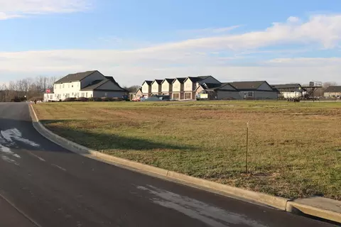 232 Pauline Dr, Berea, KY 40403