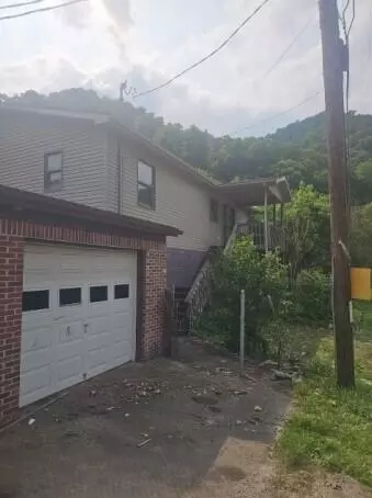 106 Sergent St, Evarts, KY 40828