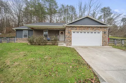 250 Geneva Ave, Irvine, KY 40336