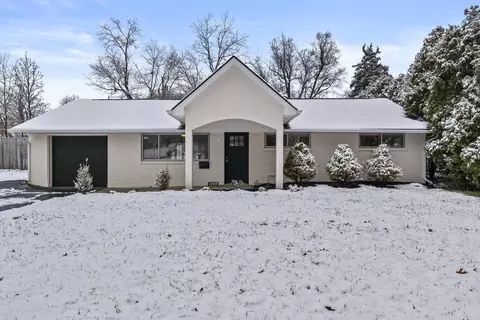 1949 Beacon Hill Rd, Lexington, KY 40504