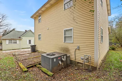 Exterior - 214 W Center St, Corbin, KY 40701 photo 3 of 7