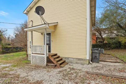 Exterior - 214 W Center St, Corbin, KY 40701 photo 5 of 7