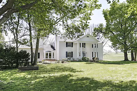 2600 Paynes Mill Rd, Versailles, KY 40383