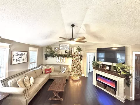 Living - 116 Wells Ln, Corbin, KY 40701 photo 1 of 1