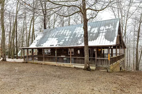 710 Twin Oaks Rd, Wellington, KY 40387