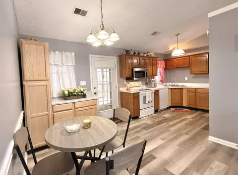 Kitchen - 551 Old Peacock Rd, Paris, KY 40361 photo 1 of 4