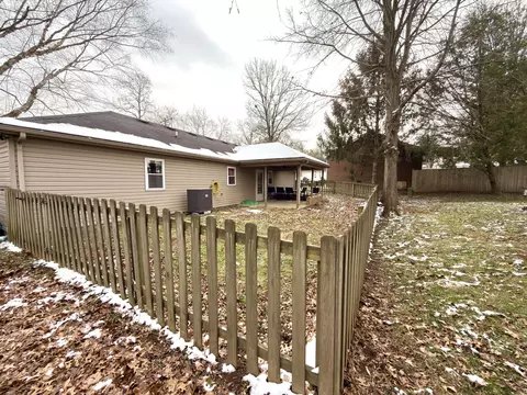 Exterior - 551 Old Peacock Rd, Paris, KY 40361 photo 5 of 7
