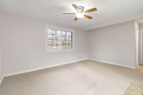 Living - 12 Ashley Ave, Corbin, KY 40701 photo 7 of 7