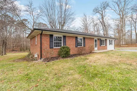 Exterior - 12 Ashley Ave, Corbin, KY 40701 photo 3 of 5