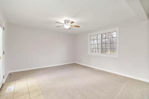 Living - 12 Ashley Ave, Corbin, KY 40701 photo 5 of 7