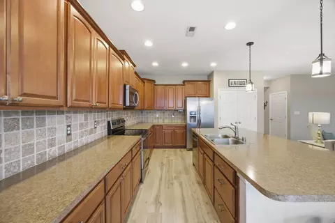 Kitchen - 413 Paddock Dr, Versailles, KY 40383 photo 2 of 3