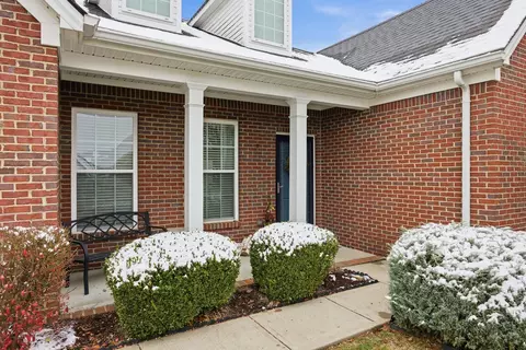 Exterior - 413 Paddock Dr, Versailles, KY 40383 photo 4 of 7