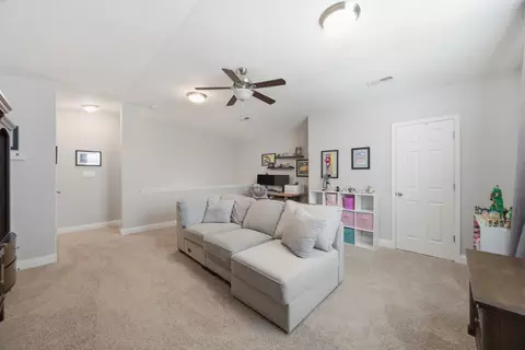 Entry Way - 413 Paddock Dr, Versailles, KY 40383 photo 4 of 6
