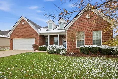Exterior - 413 Paddock Dr, Versailles, KY 40383 photo 3 of 7