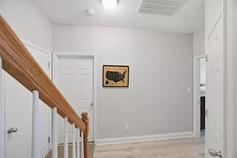 Entry Way - 413 Paddock Dr, Versailles, KY 40383 photo 3 of 6