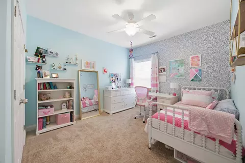 Bedroom - 413 Paddock Dr, Versailles, KY 40383 photo 2 of 5