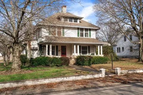 107 Richmond Ave, Nicholasville, KY 40356