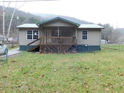 2139 Ky-215, Evarts, KY 40828