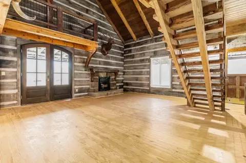 Living - 232 Tower Rd, Corbin, KY 40701 photo 3 of 8