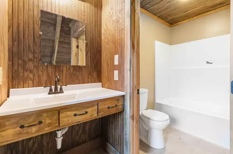 Bath - 232 Tower Rd, Corbin, KY 40701 photo 3 of 4