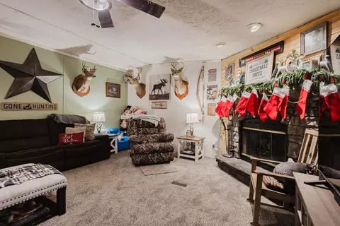 Living - 608 Casey Rd, Corbin, KY 40701 photo 4 of 6