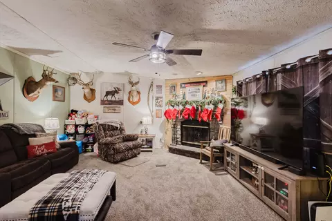 Living - 608 Casey Rd, Corbin, KY 40701 photo 3 of 6