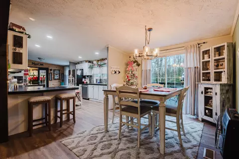 Dining - 608 Casey Rd, Corbin, KY 40701 photo 2 of 4