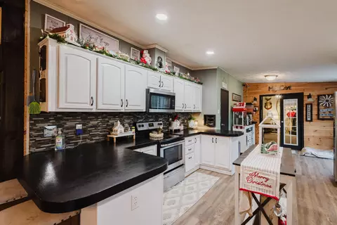Kitchen - 608 Casey Rd, Corbin, KY 40701 photo 1 of 4