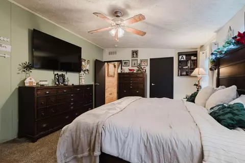Bedroom - 608 Casey Rd, Corbin, KY 40701 photo 3 of 10