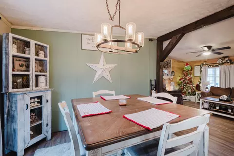 Dining - 608 Casey Rd, Corbin, KY 40701 photo 3 of 4