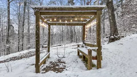 1435 Pilot Rd, Stanton, KY 40380