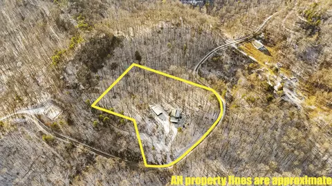 1435 Pilot Rd, Stanton, KY 40380
