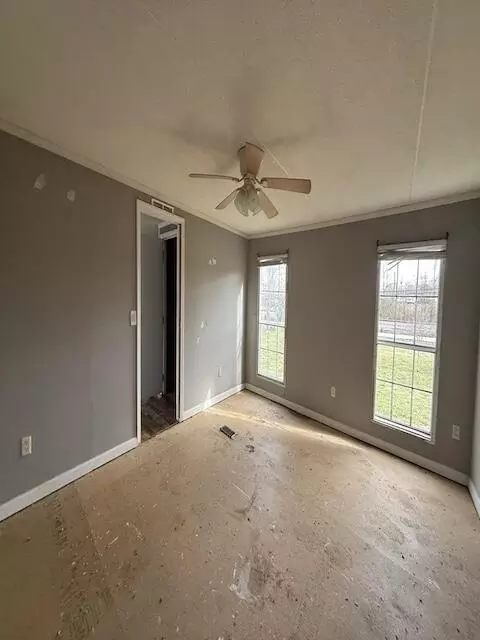 Bedroom - 30 Sutton St, Corbin, KY 40701 photo 2 of 3