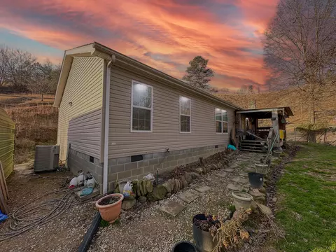 52 Coon Ridge Dr, Cannon, KY 40923