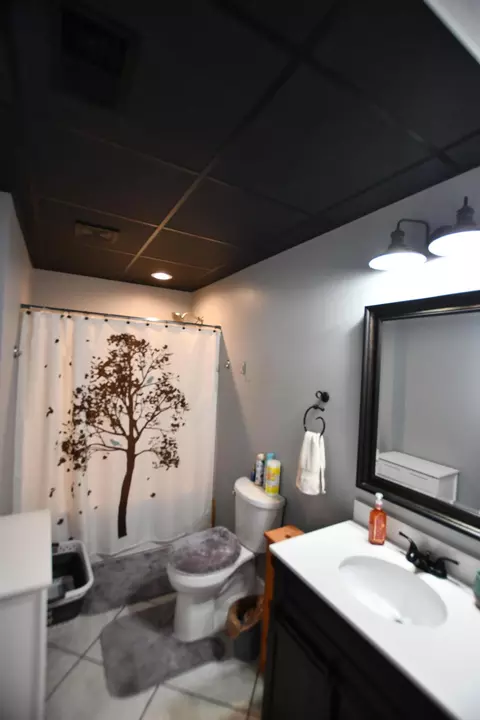 Bath - 156 Griggs Rd, Waco, KY 40385 photo 3 of 3