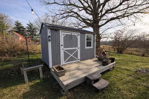 Exterior - 156 Griggs Rd, Waco, KY 40385 photo 9 of 12