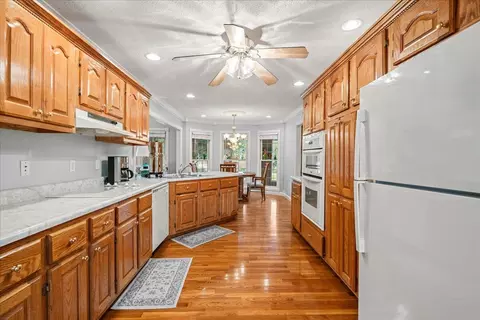 Kitchen - 135 Timber Ridge Way, Corbin, KY 40701 photo 2 of 3