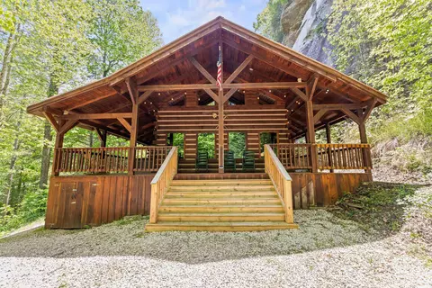 646 Right Fork Fixer Rd, Zoe, KY 41397