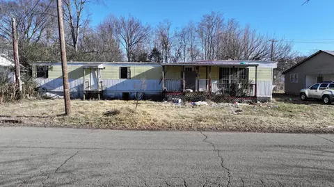 381 Stokes St, Monticello, KY 42633