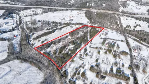 1123 Gilberts Creek Rd, Lawrenceburg, KY 40342