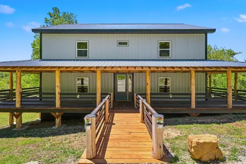 1237 Burton Williams Rd, Irvine, KY 40336