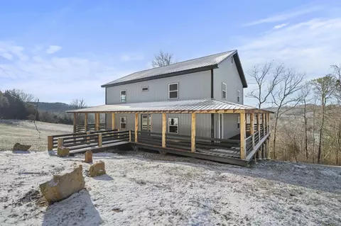 1237 Burton Williams Rd, Irvine, KY 40336