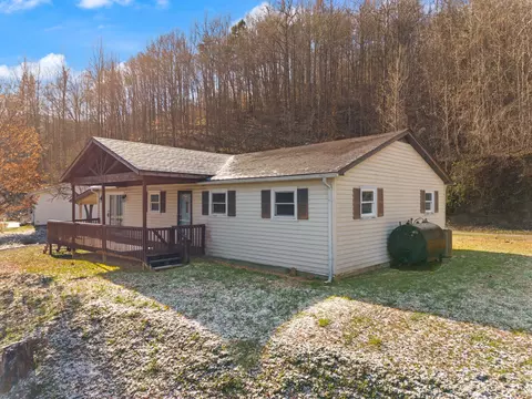 177 White Church Right Frk Rd, Pineville, KY 40977