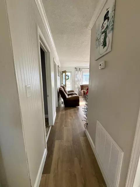 Entry Way - 207 Foley Rd, Corbin, KY 40701 photo 2 of 2