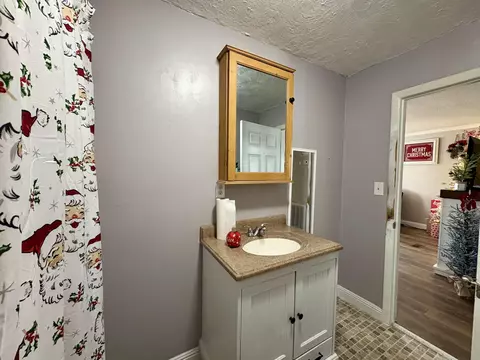 Bath - 207 Foley Rd, Corbin, KY 40701 photo 3 of 3