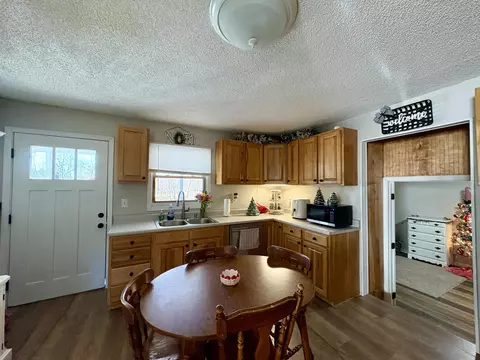 Kitchen - 207 Foley Rd, Corbin, KY 40701 photo 2 of 3