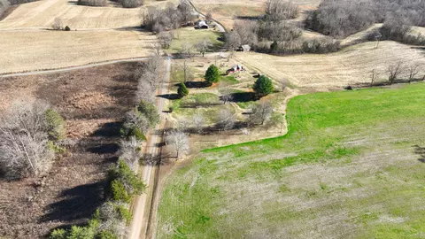 1 Jesse Bernard Rd, Jamestown, KY 42629