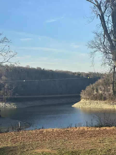 1033 Lakemere Dr, Somerset, KY 42503