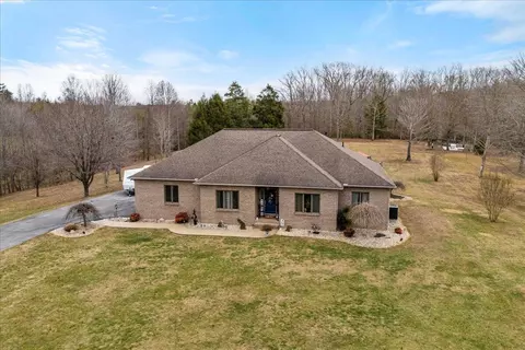 Exterior - 171 Nolan Dr, Corbin, KY 40701 photo 4 of 11