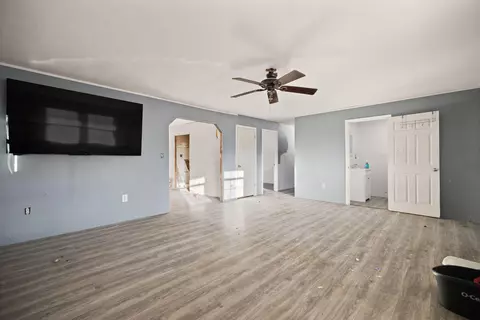 Living - 61 Armory Dr, Jackson, KY 41339 photo 4 of 4